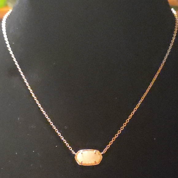 Kendra Scott Jewelry - Kendra Scott Gold Pendant Necklace